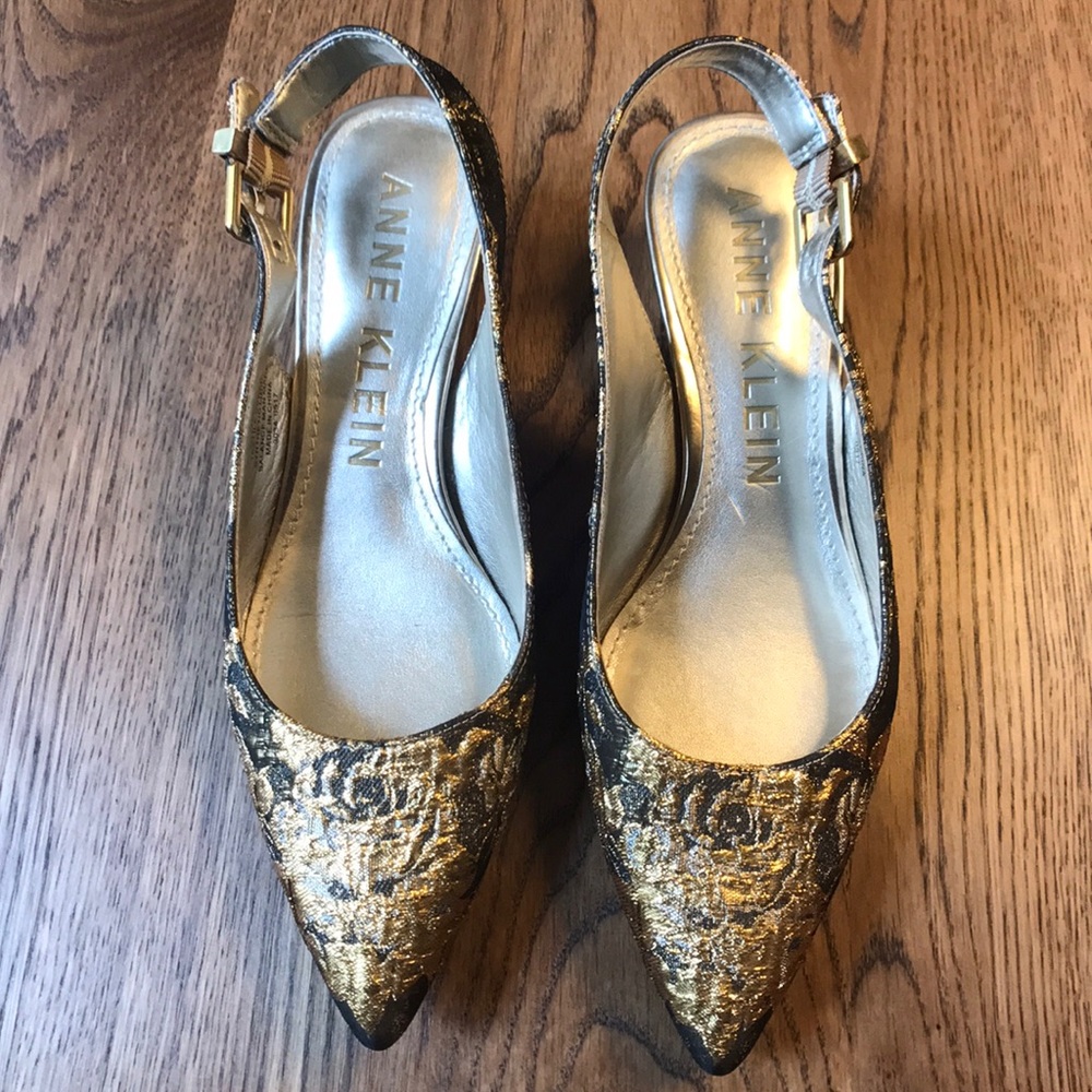 ANNE KLEIN sling-back metallic kitten heels size 7